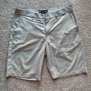 Men’s Travis Mathew golf/casual shorts size 34